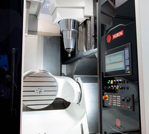 การปฏิวัติระบบควบคุมเครื่องจักรซีเอ็นซี CNC เพื่อให้ชิ้นงานมีความแม่นยำสูงสุด
