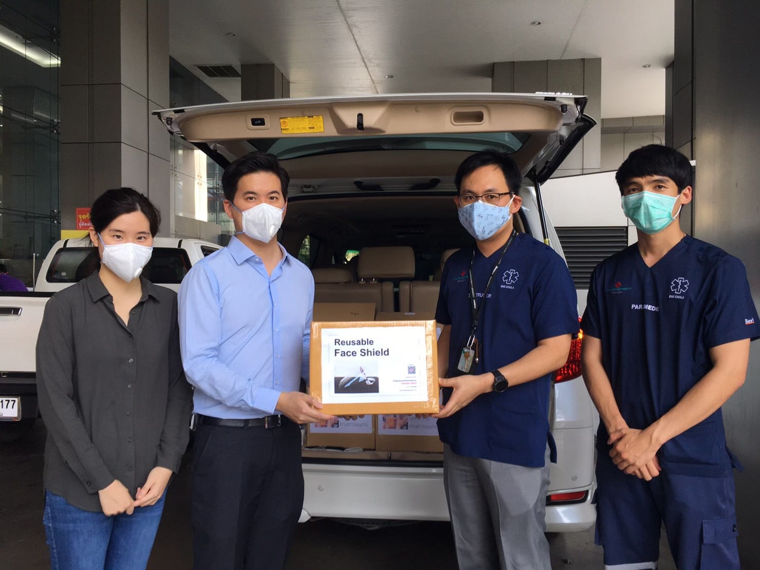 ไทยสากลผลิตและบริจาค Face Shield  1,000 ชิ้น ให้กับ 30 โรงพยาบาล