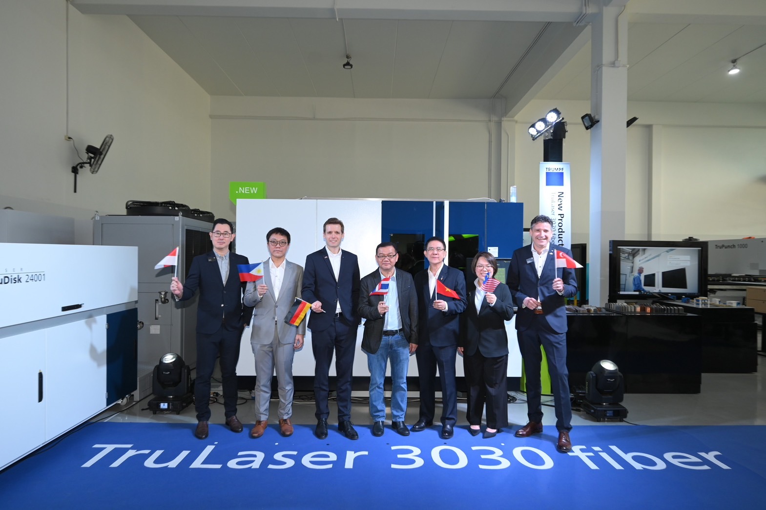 “ทรุ้มพ์ฟ” ฉลองครบรอบ 100 ปี พร้อมเดินหน้าผลักดันเทคโนโลยีสู่อนาคตปักหมุดโชว์รูมในไทย พร้อมเปิดตัวเครื่องตัดเลเซอร์ขนาด 24 กิโลวัตต์ ปักหมุดโชว์รูมในไทย พร้อมเปิดตัวเครื่องตัดเลเซอร์ขนาด 24 กิโลวัตต์