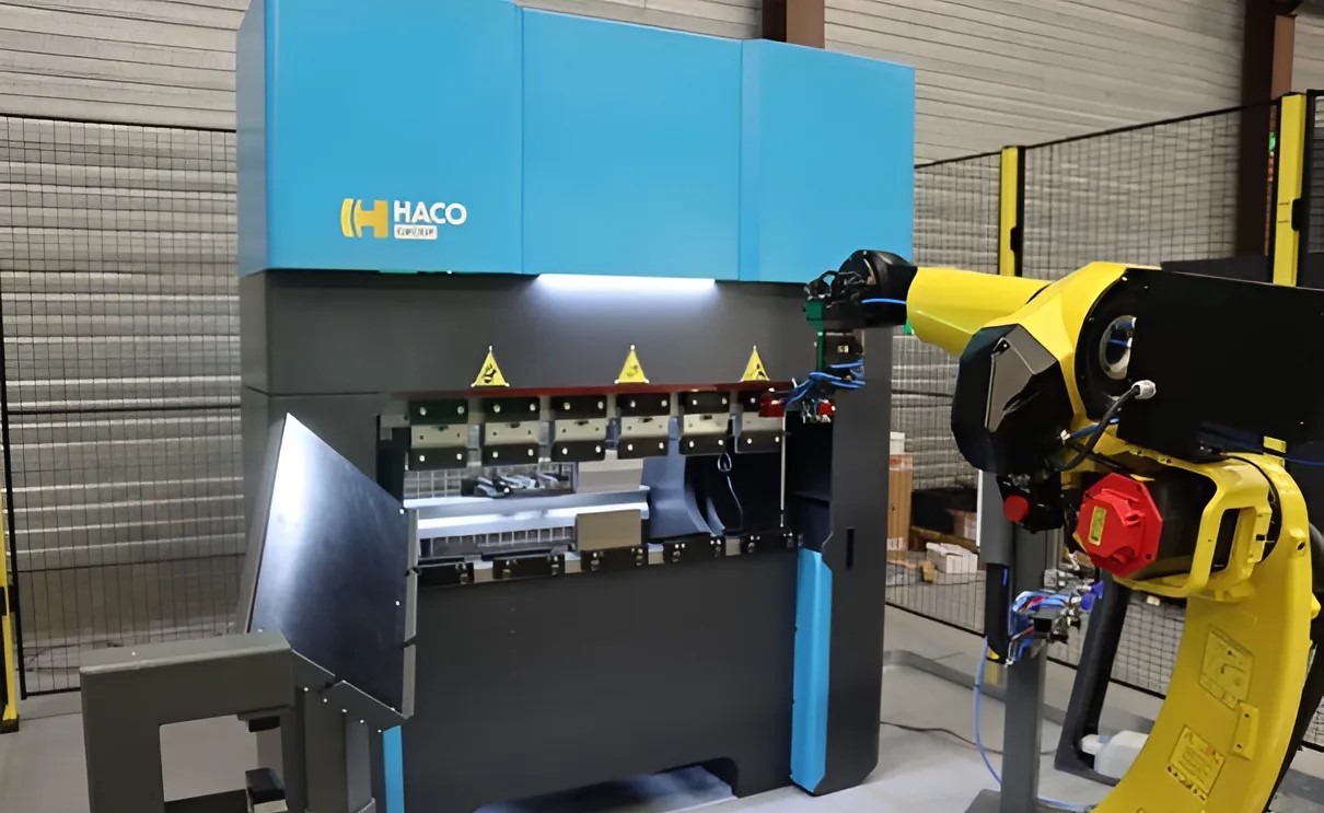 A Robot Bending Cell: The Game Changer for Sheet Metal Processing