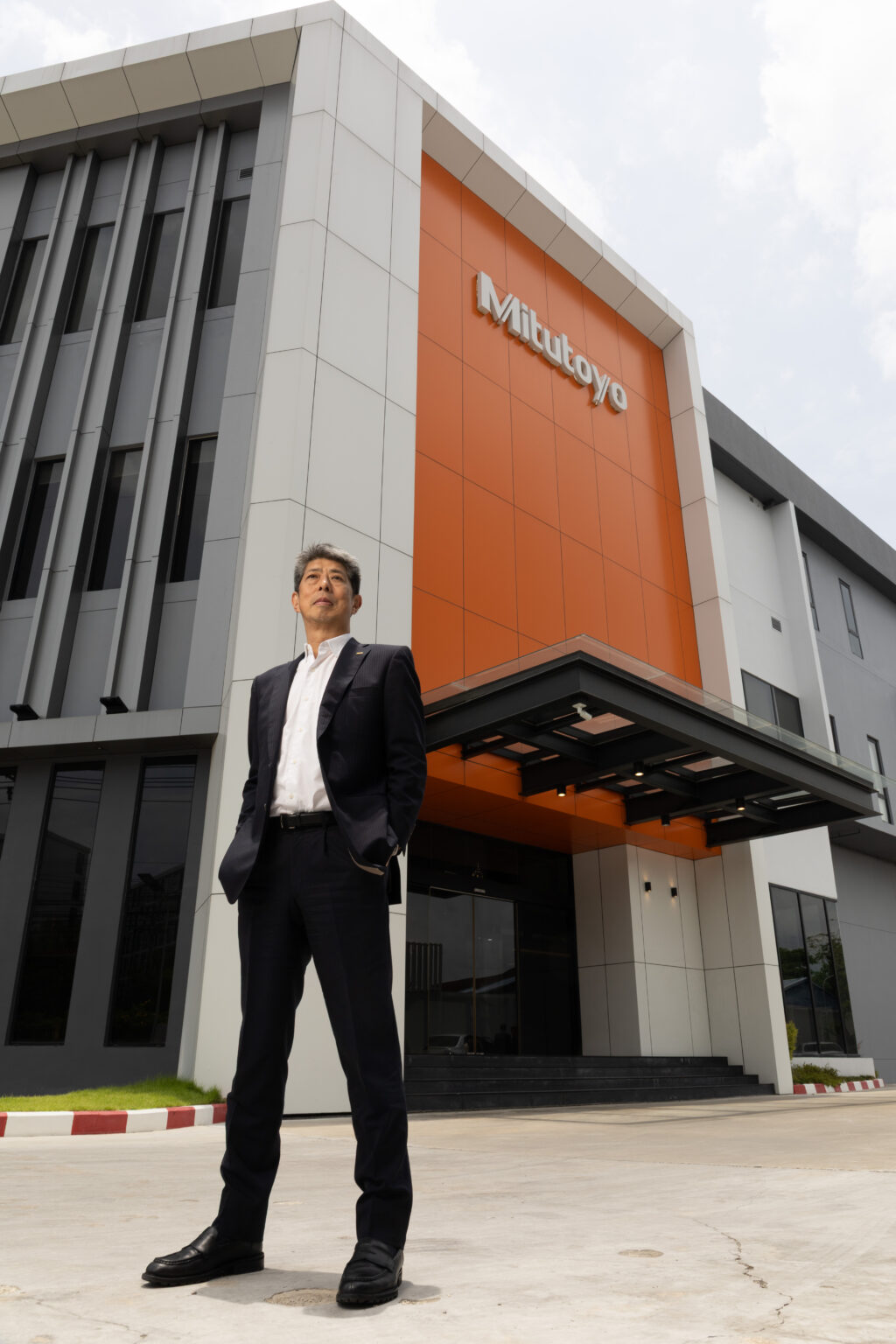 Mr. Shunji Uchida, Managing Director of Mitutoyo ( Thailand ) Co., Ltd. บริษัท มิตูโตโย ประเทศไทย จำกัด