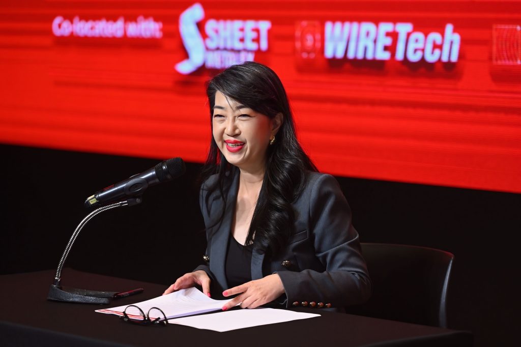 นางวราภรณ์ ธรรมจรีย์ กรรมการผู้จัดการ อาร์เอ็กซ์ ไบเทค (RX BITEC) “METALEX 2025” พร้อมส่องสปอตไลต์ให้นวัตกรรมเครื่องจักรกลแห่งอนาคต ขับเคลื่อนโลหการอาเซียนสู่ Smart Manufacturing