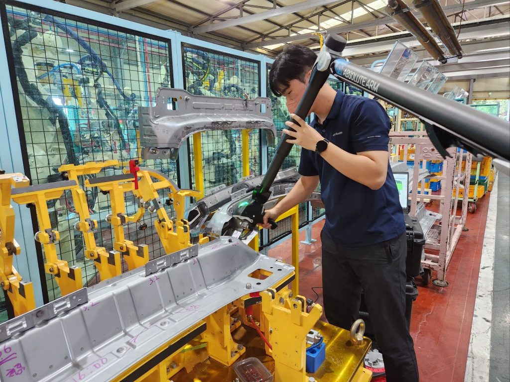 การใช้งาน Absolute Arms ในโรงงานอุตสาหกรรม