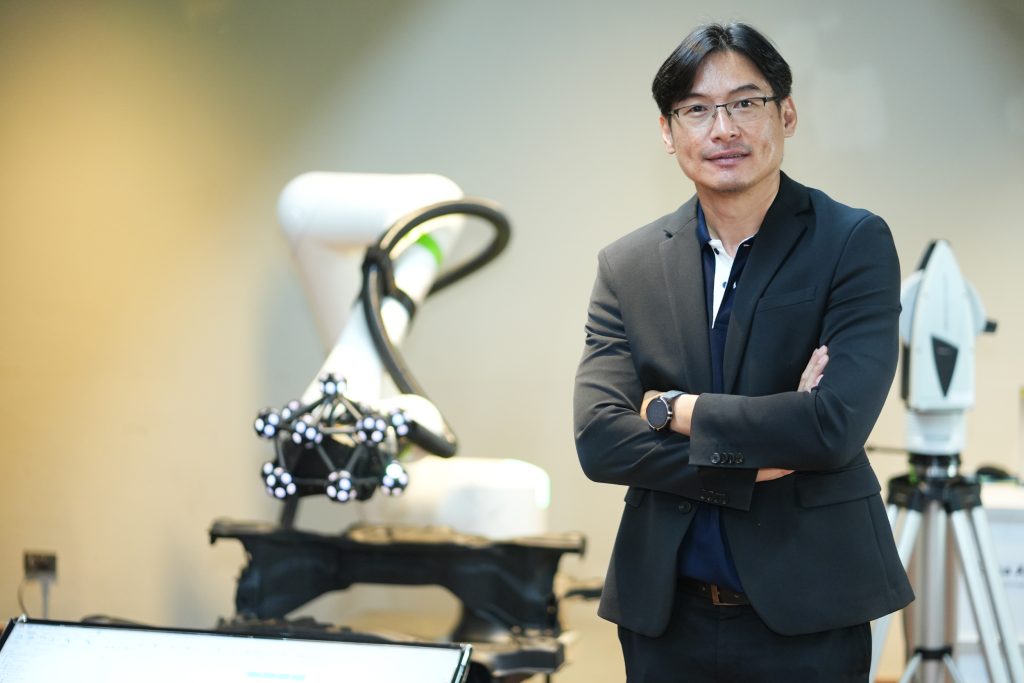 Mr. Kacha Panyaroj - Country Manager of Hexagon Metrology (Thailand) Ltd. งานสัมมนา “Thailand Automation Seminar” จัดโดย Hexagon Metrology (Thailand) Ltd ร่วมกับ TBTS (Thailand ) Co., Ltd.