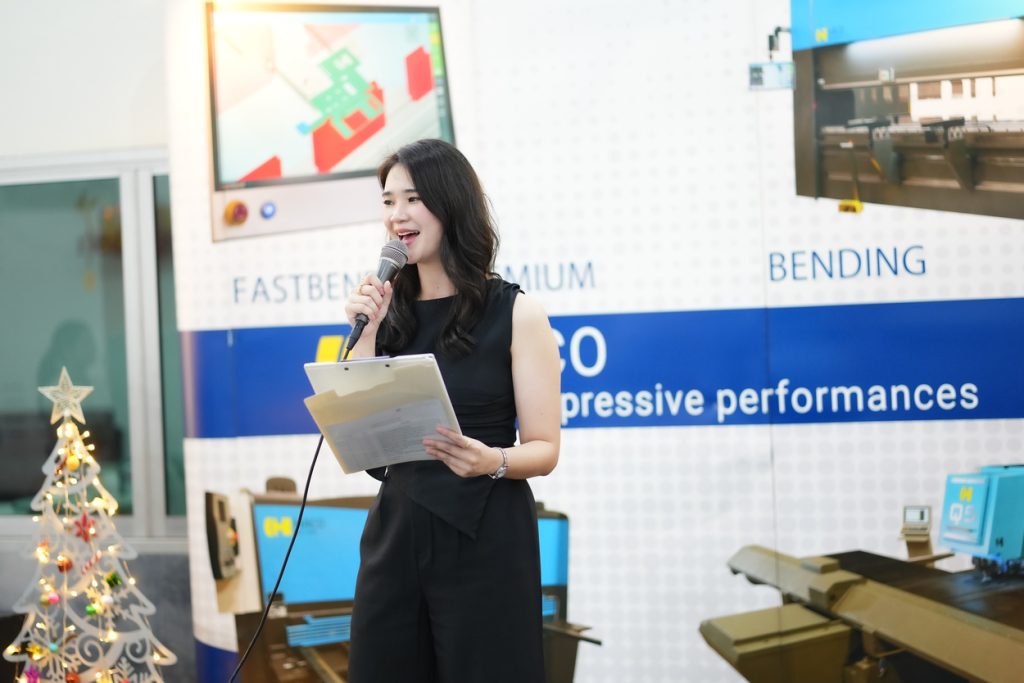 พิธีกรสาวในงาน Open House