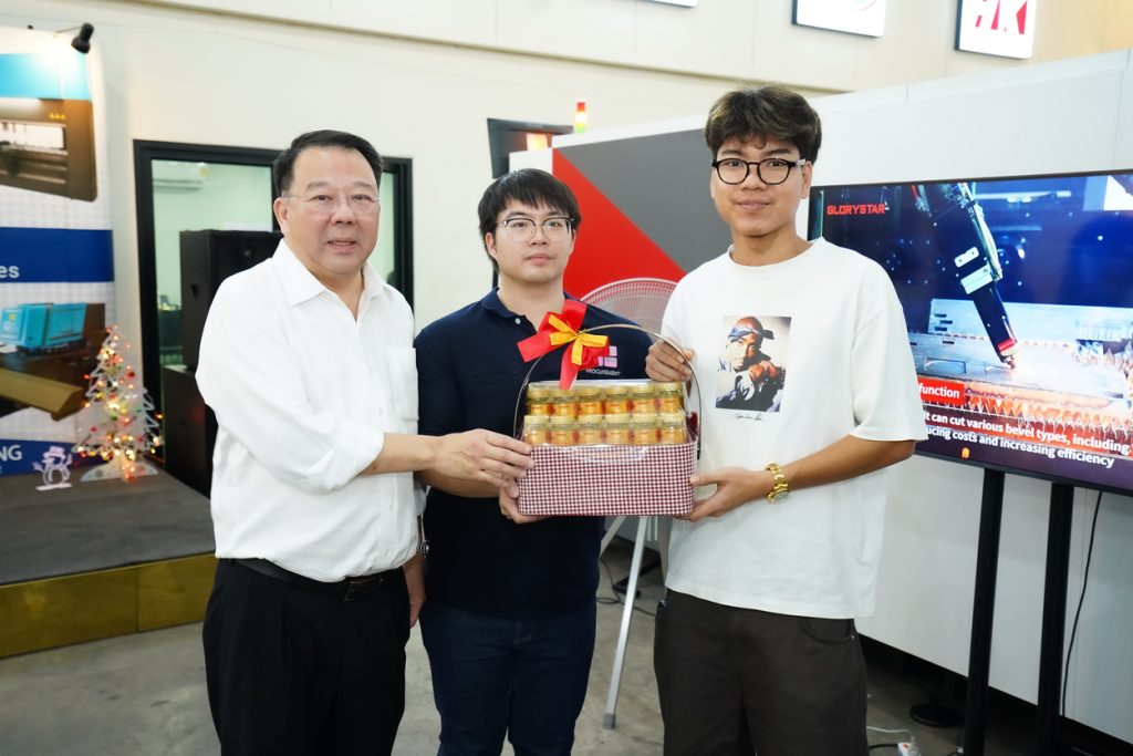 พิธีมอบรางวัลแก่ลูกค้า