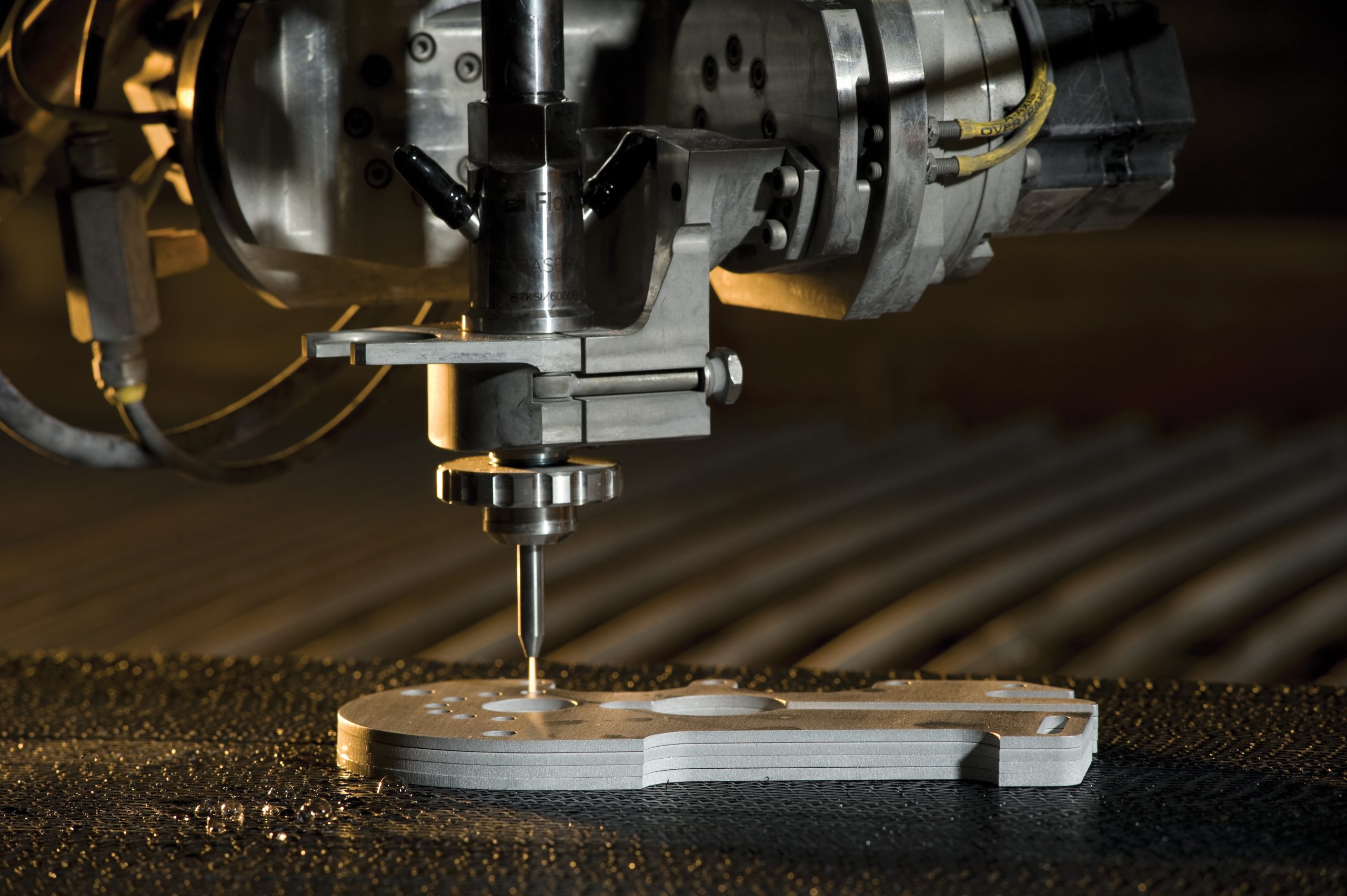 เครื่องตัดวอเตอร์เจ็ท Waterjet Flow Mach 200c: พลังและความคุ้มค่าในงานอุตสาหกรรม