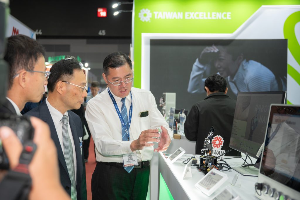 ก้าวสู่มิติใหม่ของอุตสาหกรรมไทยกับ Taiwan Excellence นำเสนอโซลูชันอัจฉริยะที่แม่นยำ ปรับตัวไว พร้อมขับเคลื่อนการผลิตสู่ความยั่งยืนในงาน Manufacturing Expo 2026 
AAEON, ASSOMA, PLANET Technology และ WALRUS PUMP