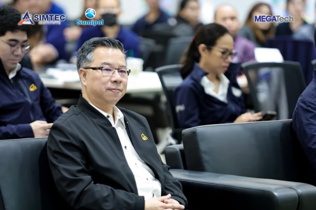 Mr. Narit Therdsteerasukdi, Secretary-General of the BOI.